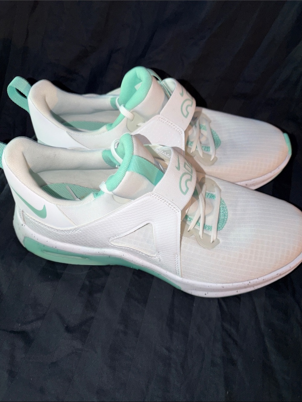 Women’s Size 8.5 NIKE AIR MAX BELLA TR5 White & Mint SHOES